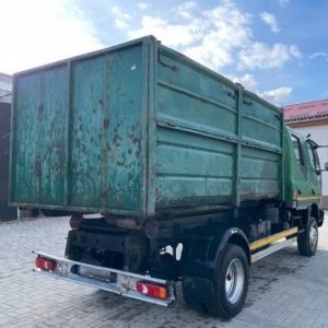 foto 9t hakowiec 6miast 4x2 Avia D90 Cummins nowe opony