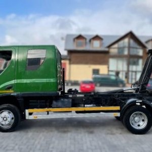 foto 9t hakowiec 6miast 4x2 Avia D90 Cummins nowe opony